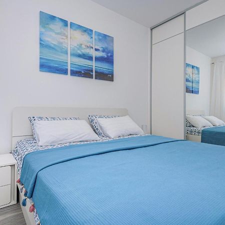 1 Bedroom Beautiful Apartment In Baska Voda Bagian luar foto