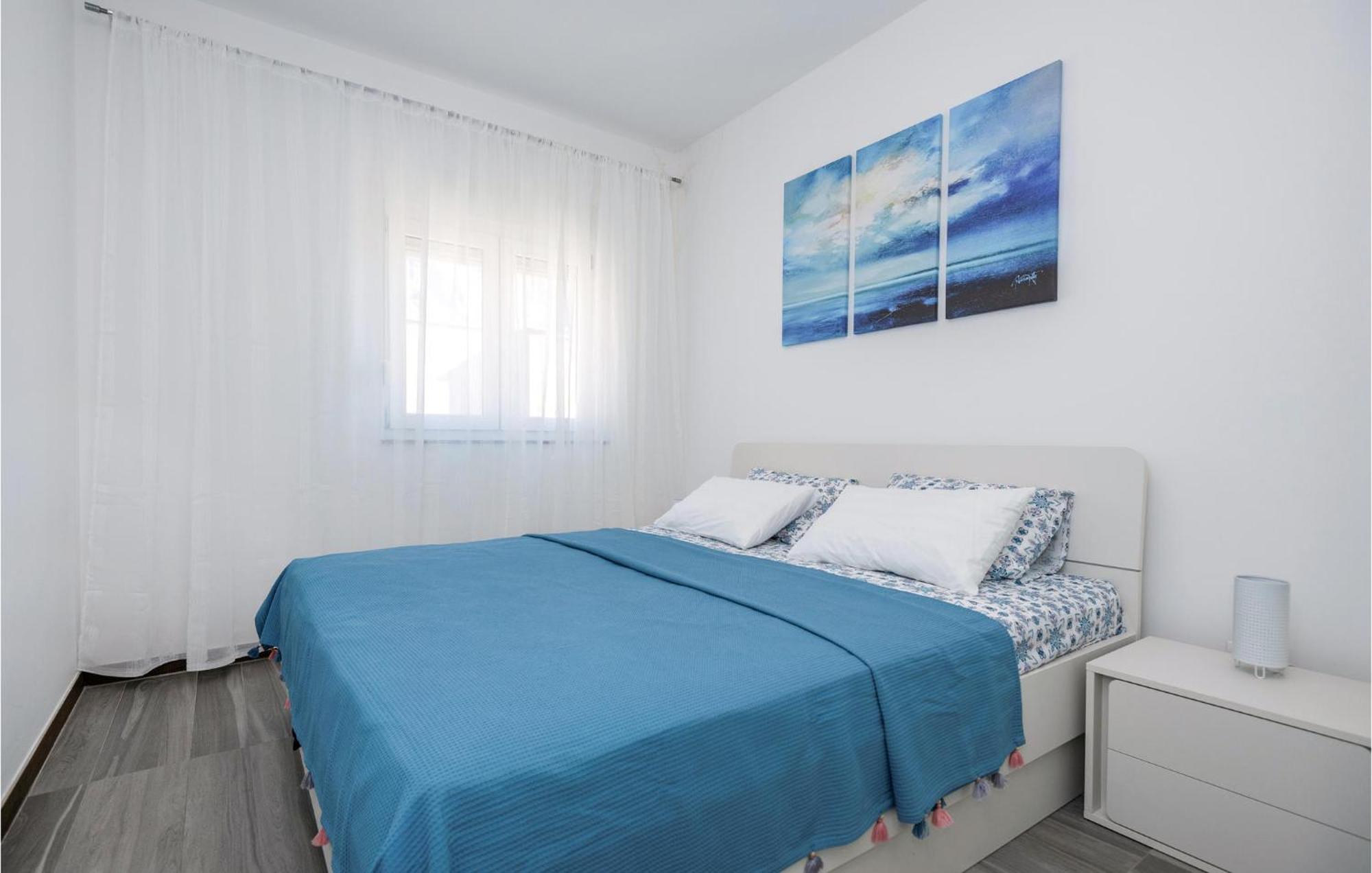 1 Bedroom Beautiful Apartment In Baska Voda Bagian luar foto