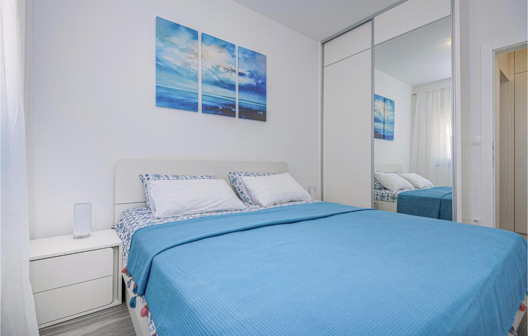 1 Bedroom Beautiful Apartment In Baska Voda Bagian luar foto
